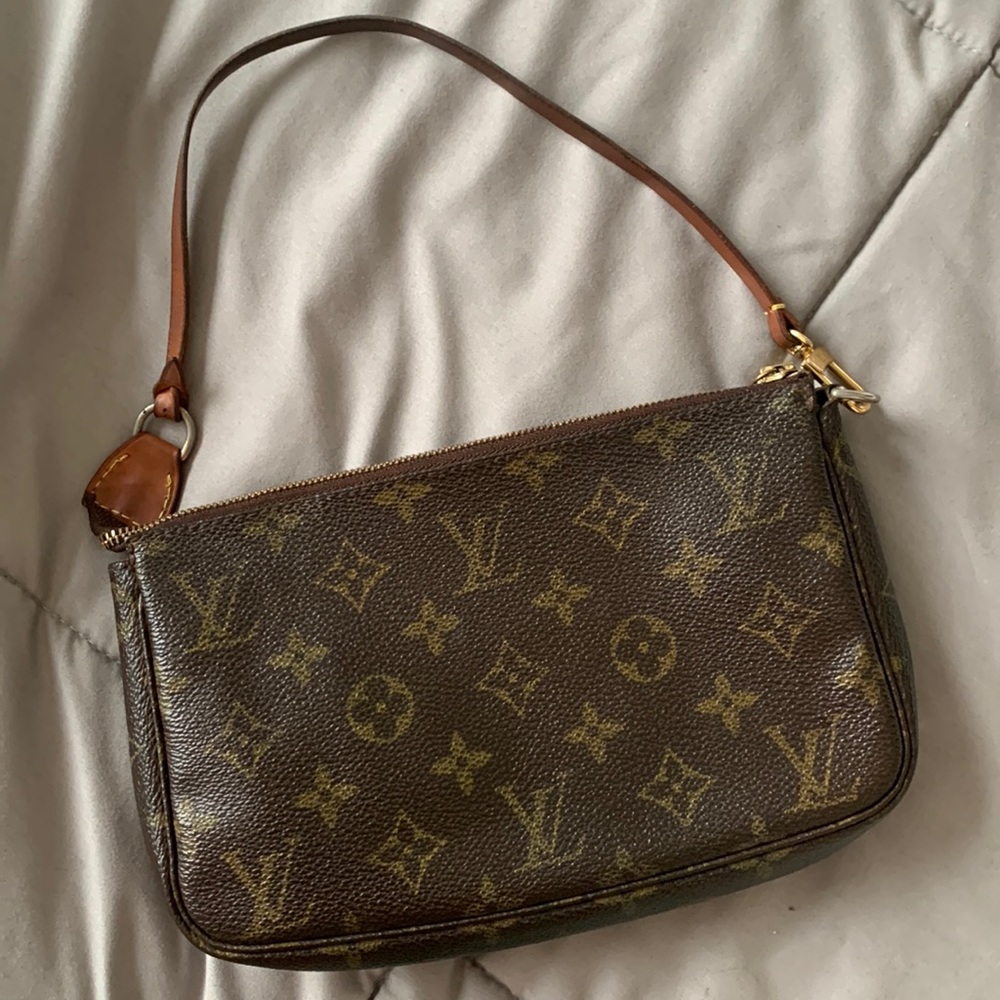Louis Vuitton Pochette Accessoires Bag